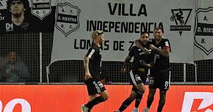 Riestra Imparable: Victoria Clave Ante Instituto y Sueño Libertadores