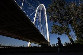 North Texas Thunderstorm Warning: Showers Continue into the New Week