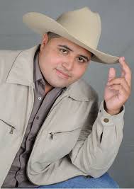 Como “El nuevo estilo del llano” se define JOSÉ TOVAR, este venezolano exponente del folklore, se prepara para presentar su primer disco en agosto 2012. - jose-tovar-2