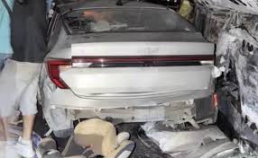 Cuatro personas mueren y un menor resulta herido al chocar contra autobús incendiado en Matamoros