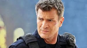 Echec frustrant pour The Rookie : Nathan Fillion a révélé la véritable raison de la débâcle de la série là où NCIS a triomphé