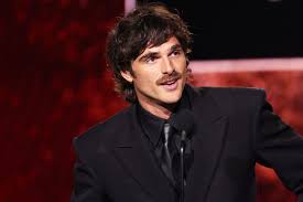 Jacob Elordi gana premio destacado en los Critics Choice Awards por Frankenstein: 'Sangre y horror'