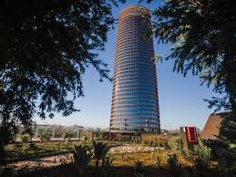 Cajasol muestra a la Caixa su interés por comprar Torre Sevilla