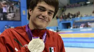 El nadador mexicano Gustavo Sánchez Martínez se colgó la medalla de plata en la prueba de 150 metros combinados SM4 en los Juegos Paralímpicos Londres 2012 - gustavo-sanchez-619x348