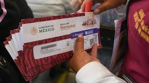 Beca Rita Cetina Entrega De Tarjetas