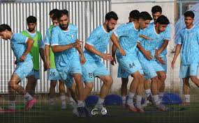 لیگ فصل جدید به تعویق می افتد؟ / اردوی ترکیه استقلال در گروی زمان دقیق شروع مسابقات
