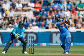 Live blog - Seamers rock England early in chase