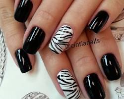 Hình ảnh về Zebra black nails