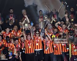 Galatasaray lifting a trophy resmi