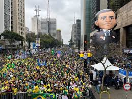 Em propaganda eleitoral, Lula foca em fim da jornada 6x1 e Flávio exibe atos do 7 de Setembro