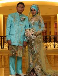 Hasil gambar untuk gaun pengantin jawa