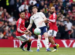 Gary Neville has urged Man United to replace Casemiro with Premier League star