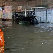 inundación 双线告急：墨西哥普埃布拉公路因洪水封路，越南同奈河14日水位在1-2级警戒间震荡
