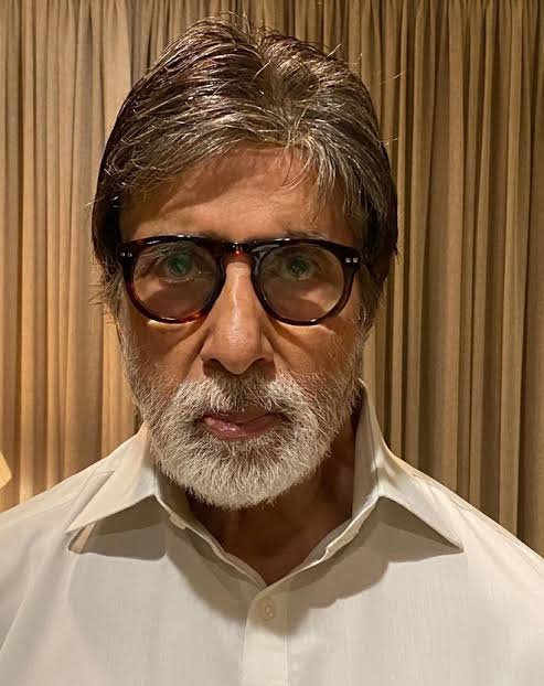 A note of gratitude: Amitabh Bachchan pays heartfelt tribute to healthcare  professionals : The Tribune India