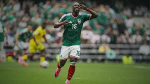 Julian Quiñones in action