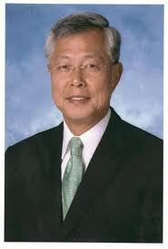 Mr. Dick Lee Ming-kwai joined the Police Force in 1972 after graduating from the Chinese University of Hong Kong (CUHK), beginning as a Probationary ... - DLee