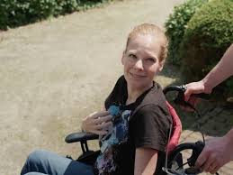 Nicole uit Over Mijn Lijk betrok jonge zoons bij afscheid: 'We bespreken alles met ze'