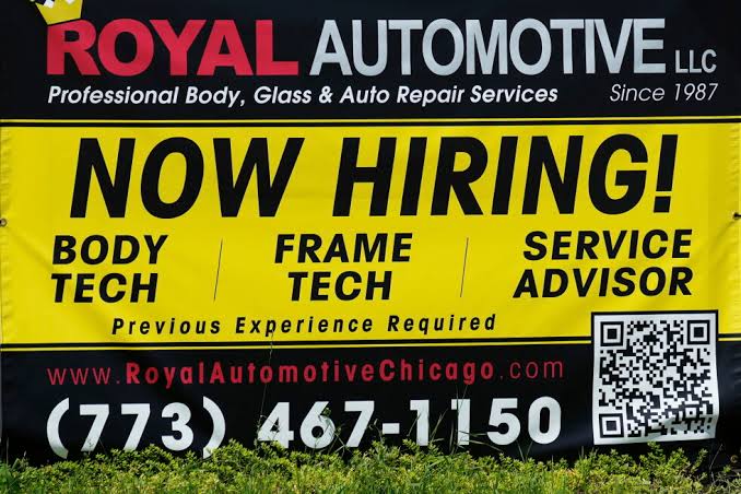 US job openings rise slightly to 7.3 million in July as labor market stays sturdy despite higher costs; layoffs fall but quits decline
