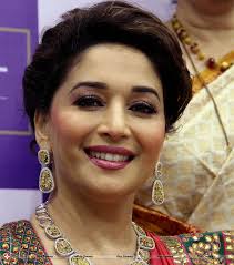 Picture 527456 | Madhuri Dixit inaugurates P N Gadgil Jeweller&#39;s new showroom photos - Madhuri_Dixit_inaugurates_P_N_Gadgil_Jeweller_s_new_showroomf749a7b35a61f41fdc0f4ac8d9bae8d2