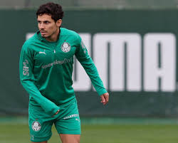 Raphael Veiga joga hoje? Grêmio x Palmeiras: onde assistir ao vivo, horário e escalações