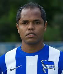 Vorname: Ronny Heberson Furtado. Nachname: de Araujo. Position: Mittelfeld. Rückennummer: 12. Aktueller Verein: Hertha BSC. Im Verein seit: 2010 - 64343_29_2012713104428879