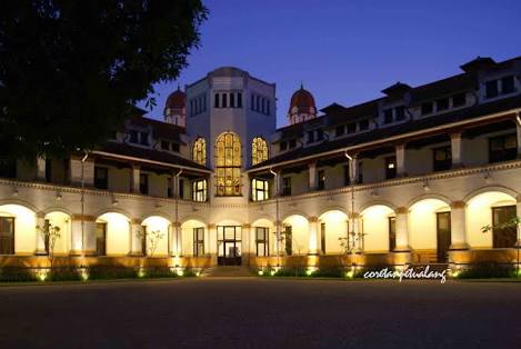 halaman belakang lawang sewu