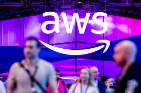 Amazon के शेयरों में उछाल: वेल्स फ़ार्गो ने रेटिंग बढ़ाई, जानिए क्या है एक्सपर्ट्स की राय