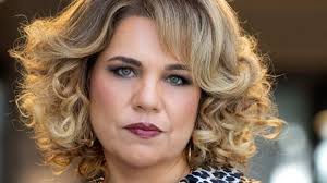 Quem é Pilar, personagem de Isabel Teixeira em Quem Ama Cuida