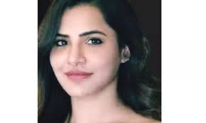 Actress Ashu Reddy, Family Booked for Cheating UK-Based Techie of ₹9.35 Crore