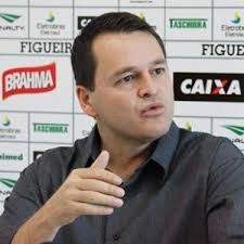 De olho em 2013, Figueirense apresenta novos técnico e coordenador de futebol. Do UOL, em São Paulo. Leandro Niehues foi apresentado como novo coordenador ... - leandro-carlos-niehues-novo-coordenador-de-futebol-do-figueirense-1352207762481_300x300