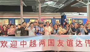 Việt Nam welcomes first group of 400 Chinese tourists on charter train