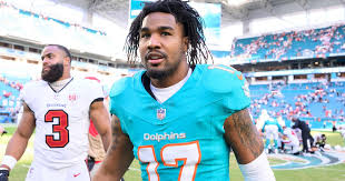 Miami Dolphins wide receiver Jaylen Waddle being traded to Denver Broncos, reports say