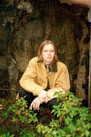 Väinö Karjalaisen ensimmäistä sooloalbumia kuvaa hyvin termi 'environmental music'