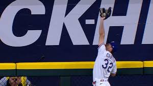 Carter's crazy play backs Rocker's first win of 2026