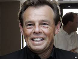 (AP) - Country singer Sammy Kershaw is thankful to be alive after his tour bus was struck by another vehicle. It happened Friday in Nocona, Texas. - 121106_sammy_kershaw