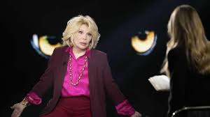 Amanda Lear: «Con Salvador Dalí niente sesso, era impotente. Bowie? Faceva un po' schifo. Mio marito era bisessuale»