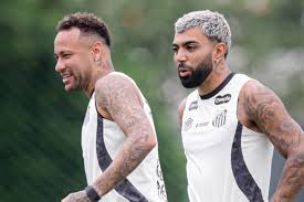 Neymar e Gabriel retomam os treinamentos antes dos demais
