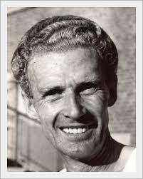 Sekreterare 1952-1965, Erik Östbye (1921-2011) Han tävlade för Örgryte IS och Solvikingarna. Han vann SM-guld i maratonlöpning åren 1959, 1961, 1964, 1965 ... - hedersmedlem_1977_erik_ostbye