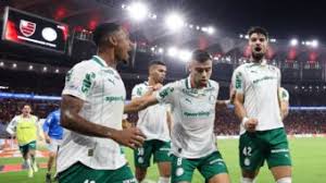 Palmeiras vence Flamengo no Maracanã e amplia vantagem na liderança do Brasileirão