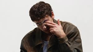 Tredici Pietro non poteva giocare ad Assassin's Creed da piccolo, Gianni Morandi non voleva