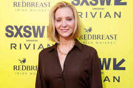 Lisa Kudrow Swears Off Botox After Bizarre Facial Side Effects