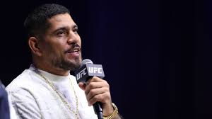 Alex Poatan movimenta bastidores do UFC com mensagem enigmática: 'Acabou a diversão...'