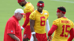 Chiefs Announce Justin Fields News Days Before Start of NFL Season vs. Broncos
