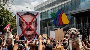 Convocan protesta contra Pedro Sola frente a TV Azteca; piden asistir con perros y carteles