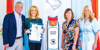 Vanna White is honored by Surf Club, City Council