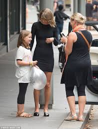 Résultat de recherche d'images pour "taylor swift passionate fan"