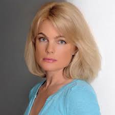 Did Erika Eleniak finally tied the knot? - 3500