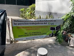 Extrabajadores del IFT impiden el paso a las instalaciones de la Comisión Reguladora de Telecomunicaciones