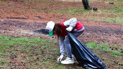 Öğrenciler orman temizledi İhlas Haber Ajansı - Ardahan