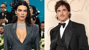 Kendall Jenner & Jacob Elordi Spotted at Chris Stapleton Concert Amid Dating Rumors